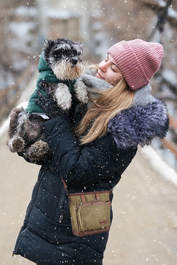 BEAU&FUR Dog Treat Pouch with Clicker for Training - Hands-Free Dog Treat Bag with Magnetic Closure, Built-in Poop Bag Holder Pocket