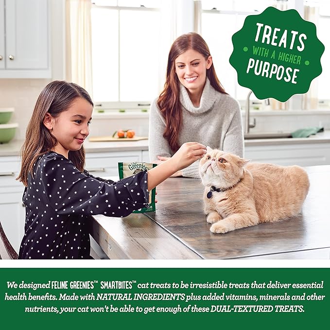 Greenies Feline Smartbites Skin & Fur Crunchy and Soft Natural Cat Treats, Chicken Flavor, 4.6 oz. Pack (Pack of 2)